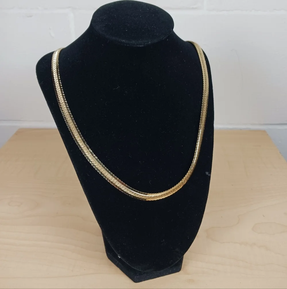 Vintage Gold Tone Herringbone Chain Necklace 24” Sleek Flat Unisex Elegant‎